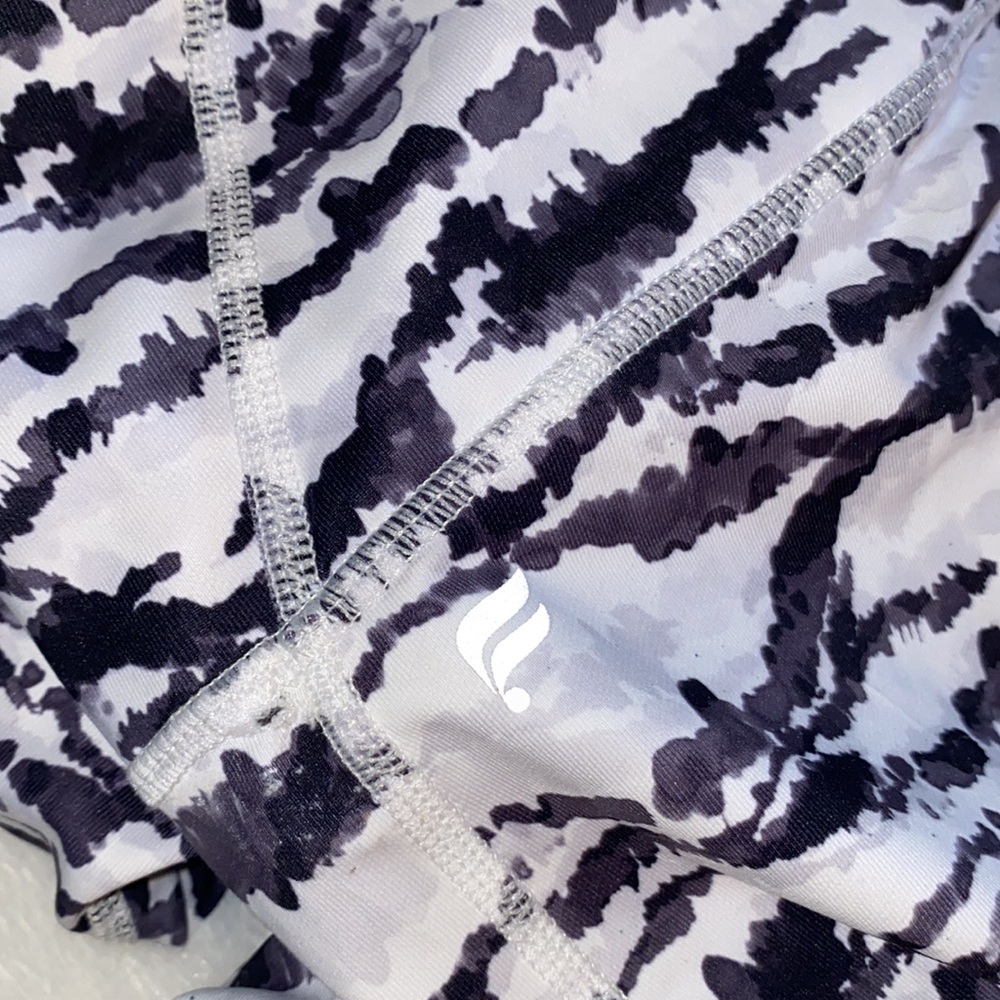 Fabletics “Oasis” Power Hold High Waisted Cold We… - image 7